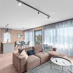 Quercus Village App 11 Mit Jacuzzi By Interhome * Karigador