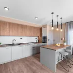 Quercus Village App 11 Mit Jacuzzi By Interhome * Karigador
