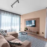 Quercus Village App 11 Mit Jacuzzi By Interhome *