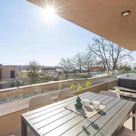 Διαμέρισμα Quercus Village App 11 Mit Jacuzzi By Interhome