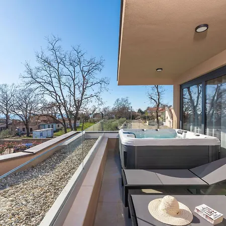 Quercus Village App 11 Mit Jacuzzi By Interhome Διαμέρισμα Karigador