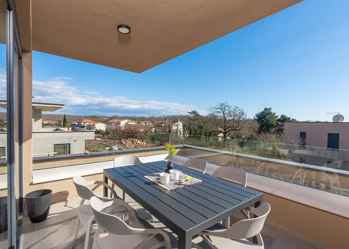 Quercus Village App 11 Mit Jacuzzi By Interhome Karigador