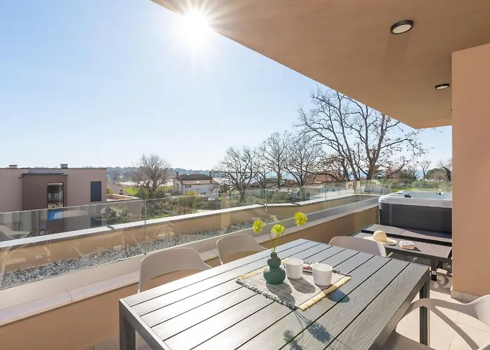 Appartamento Quercus Village App 11 Mit Jacuzzi By Interhome