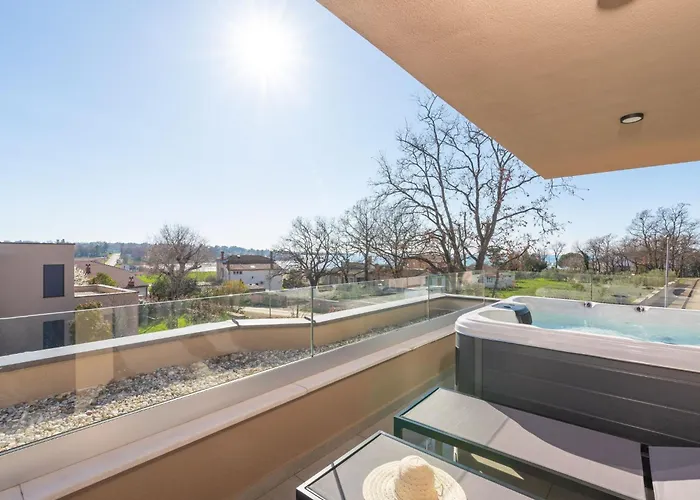 Appartamento Quercus Village App 11 Mit Jacuzzi By Interhome Karigador
