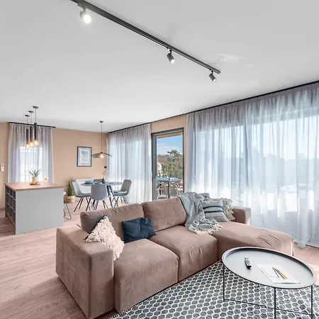 Quercus Village App 11 Mit Jacuzzi By Interhome * カリガドル